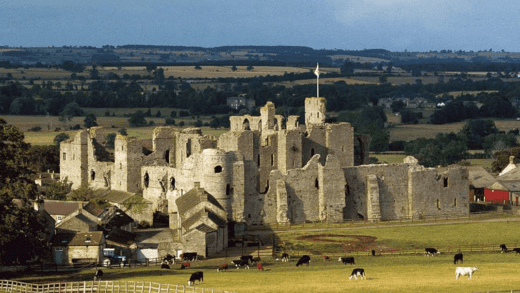Middleham Castle welcomes dogs