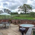 Dog friendly Owl Cottage in Warwickshire