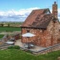 Dog friendly Owl Cottage in Warwickshire