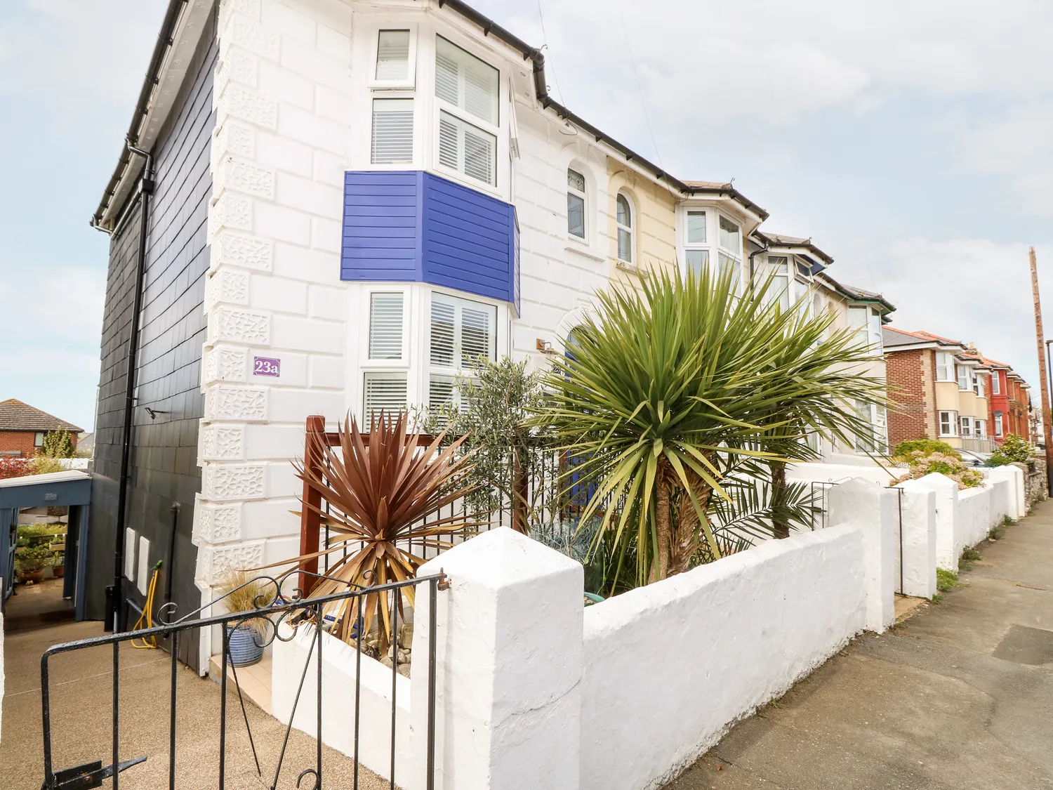 White Haven is a dog friendly apartment on the Isle of Wight