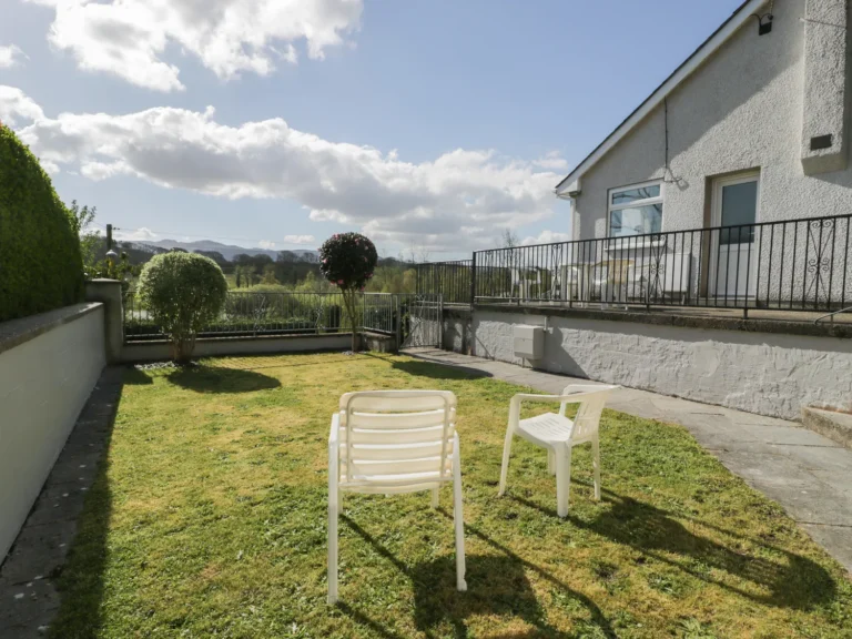 Trem y Foel dog friendly bungalow in North Wales